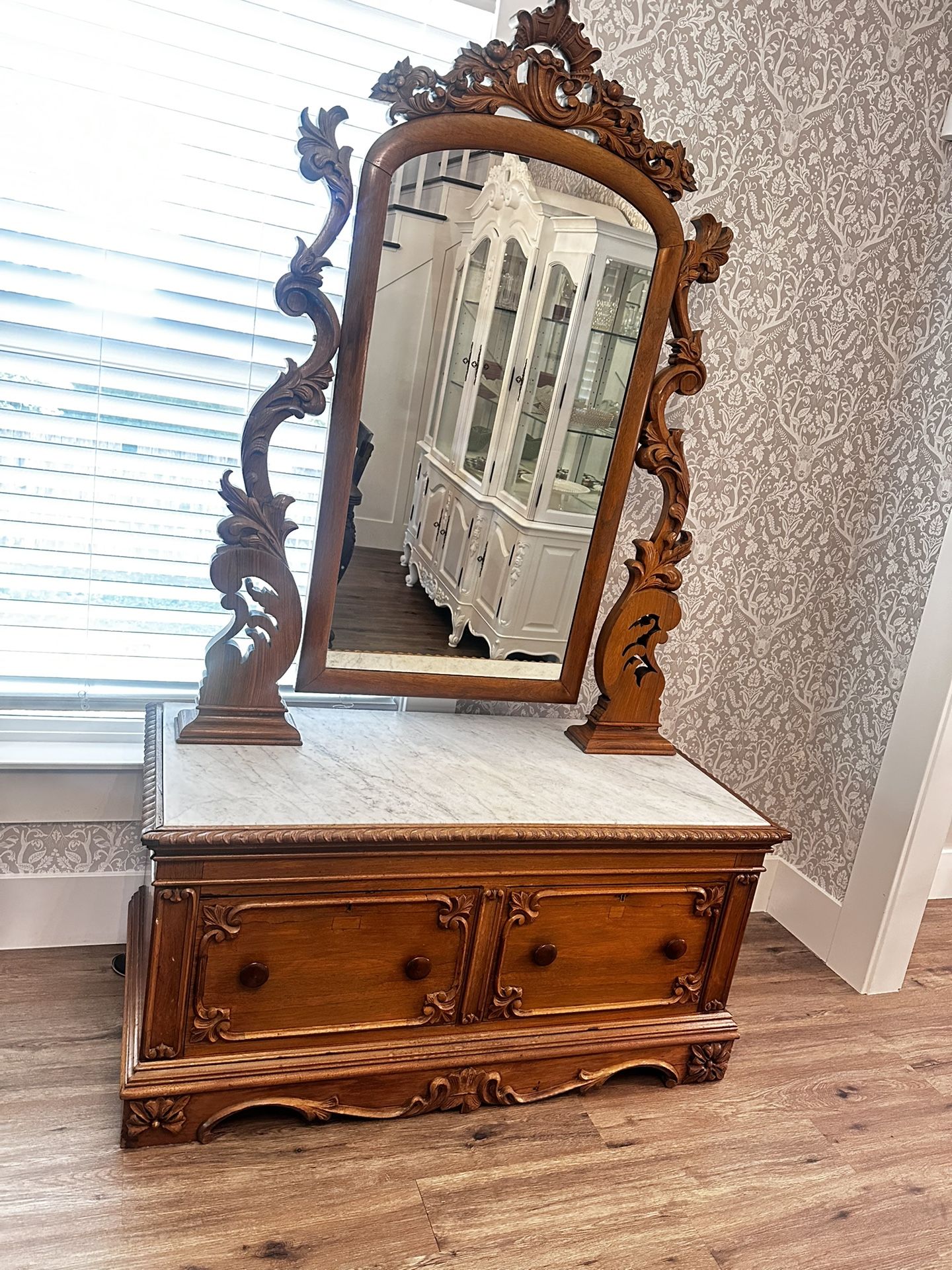 Antique American Rococo Revival Mirrored Entryway Piece Vanity Carved Dresser with Solid Marble Top, Late 1800s