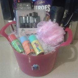 Ladies  Christmas And  Birthday  And  Easter  And  Mother’s Dad  And Teacher Appreciation Day Basket 
