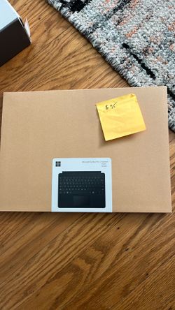 New- Microsoft surface pro 10 keyboard