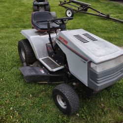 Heavy Duty Craftsman Garden Tractor Lawn Runs Great