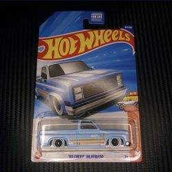 HOT WHEELS/‘83 CHEVY SILVERADO**READ DESCRIPTION 