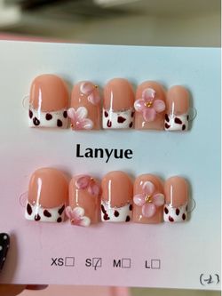Press on nails