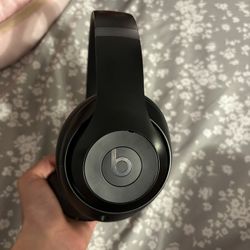 Beats Studio Pro