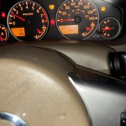 Toyota Pathfinder SE White 3.6 V6