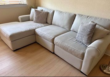 L shaped couch *450 or best