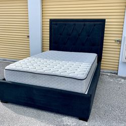 Black  Queen Bed With Mattress