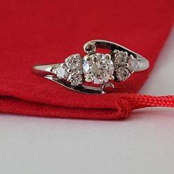 ❤️14k Size 6.5 Precious Solid White Gold Genuine Diamond Ring!/ Anillo de Oro Blanco con Diamantes Genuinos! 👌🎁Post Tags: Anillo de oro