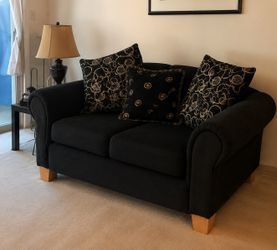 Black 2-Seat Loveseat Sofa – Excellent Condition – $300 OBO
