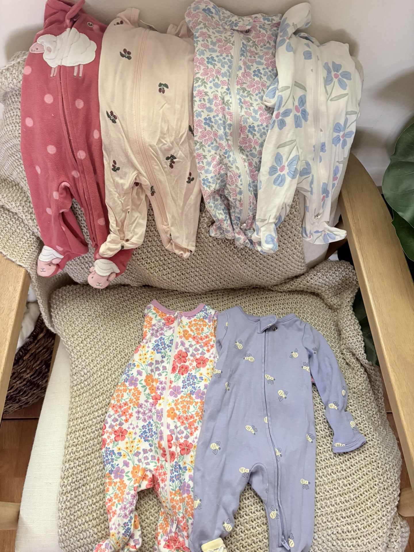Newborn Zip UPS