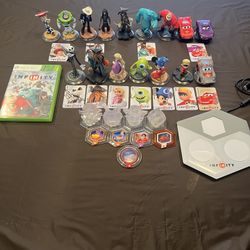 Lot Of Disney Infinity Characters &amp; Game With Pad - XBOX 360 for 