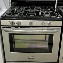 Stainless Steel Frigidaire 5 Burner Gas Stove