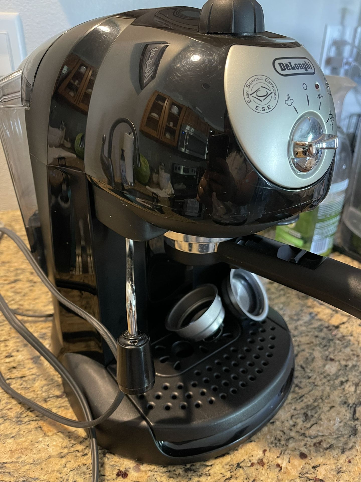DeLonghi Espresso Machine for Sale in Ridgefield, WA OfferUp