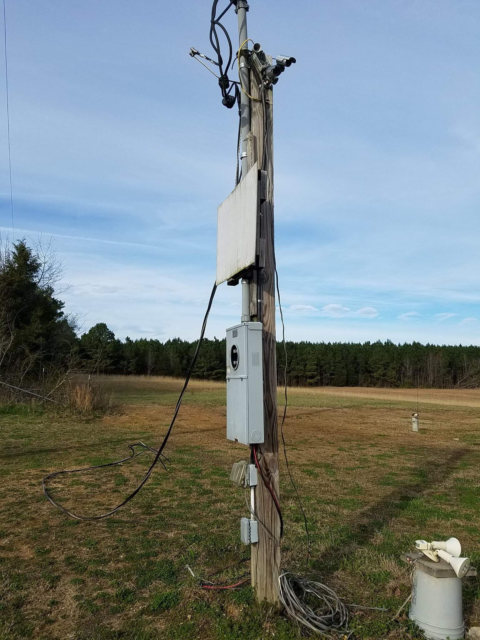 Temp.elect. pole 13+ feet