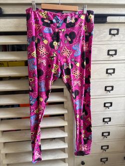 LuLaRoe Disney TC Leggings vibrant graphic print of Minnie on pink background