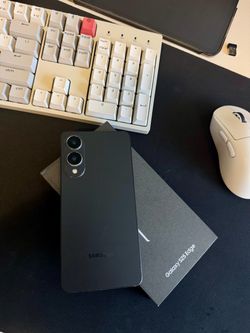 Samsung Galaxy S25 Edge Smartphone
