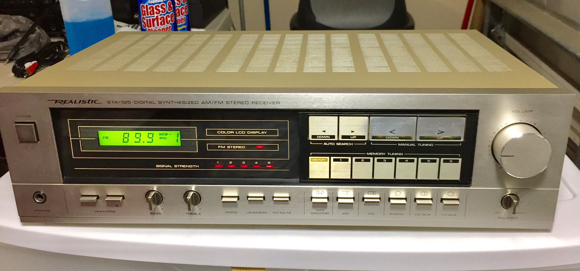Realistic STA-125 Digital Synthesized Stereo AM/FM Receiver with Phono Input.(1986)
