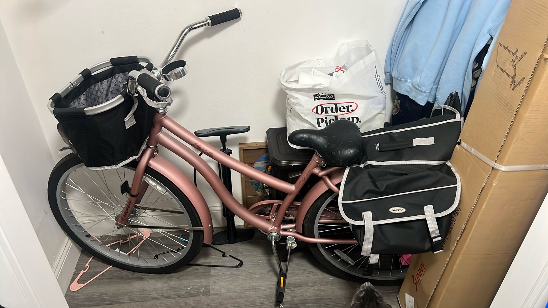 Huffy Marietta Comfort Cruiser Bike, 26" Wheels, Adults Ages 13+, Rose Gold