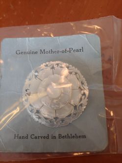 Vintage mother of pearl Brooch