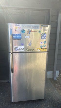 Frigidaire fridge and freezer - fully functioning
