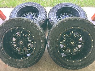20x12 Fuel Lethal Wheels & Toyo A/t Tires
