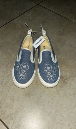 Old Navy Toddler Girl’s Embroidered Flowers Slip On Shoes, Size 9