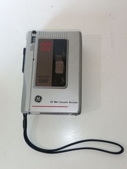 Vintage GE AVR Mini Cassette Recorder Player $20