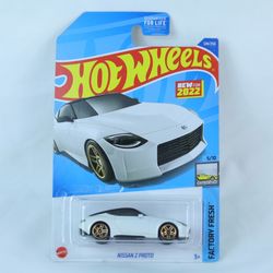 Hot Wheels White Nissan Z Proto Toy Car - NEW