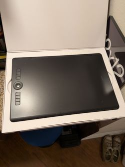 Wacom Intuos Pro Large Graphic Drawing Tablet (PTH-860) -
Excellent Condition, Complete Kit