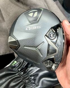 Qi35 TaylorMade driver head 10.5 degree