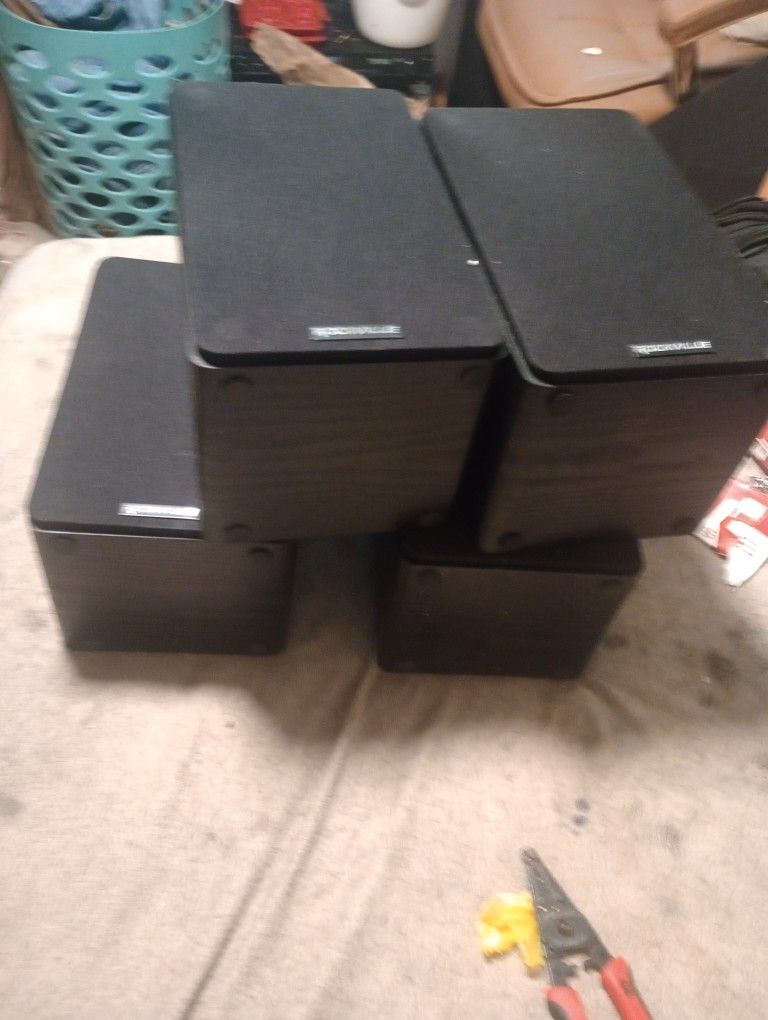 Rockville Rockshelf 54B Speakers 