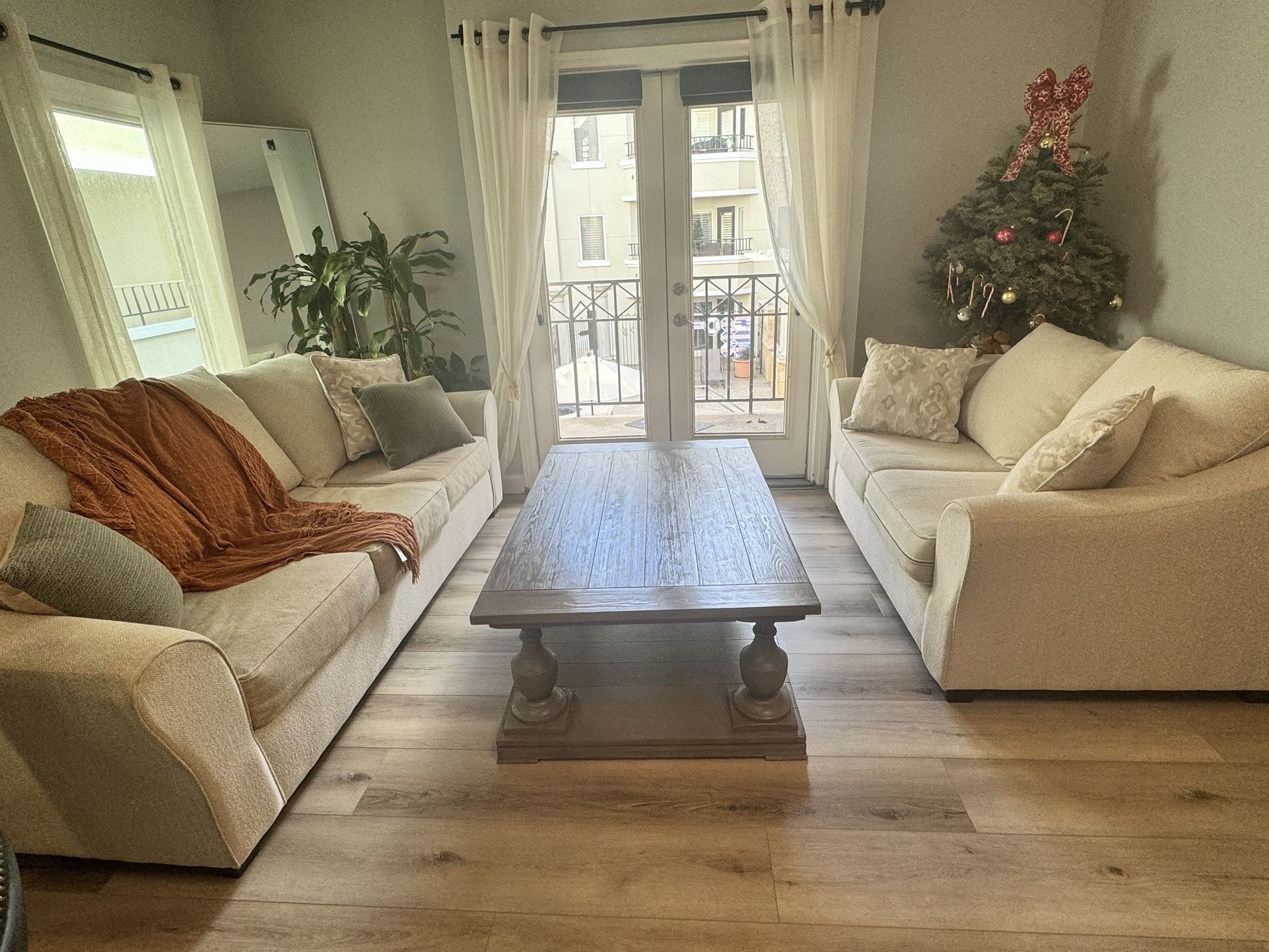 Sofa Set (love Seat And Sofa)