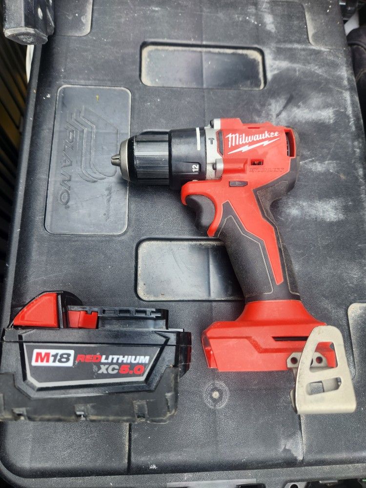 Milwaukee Hammer Drill & Batery