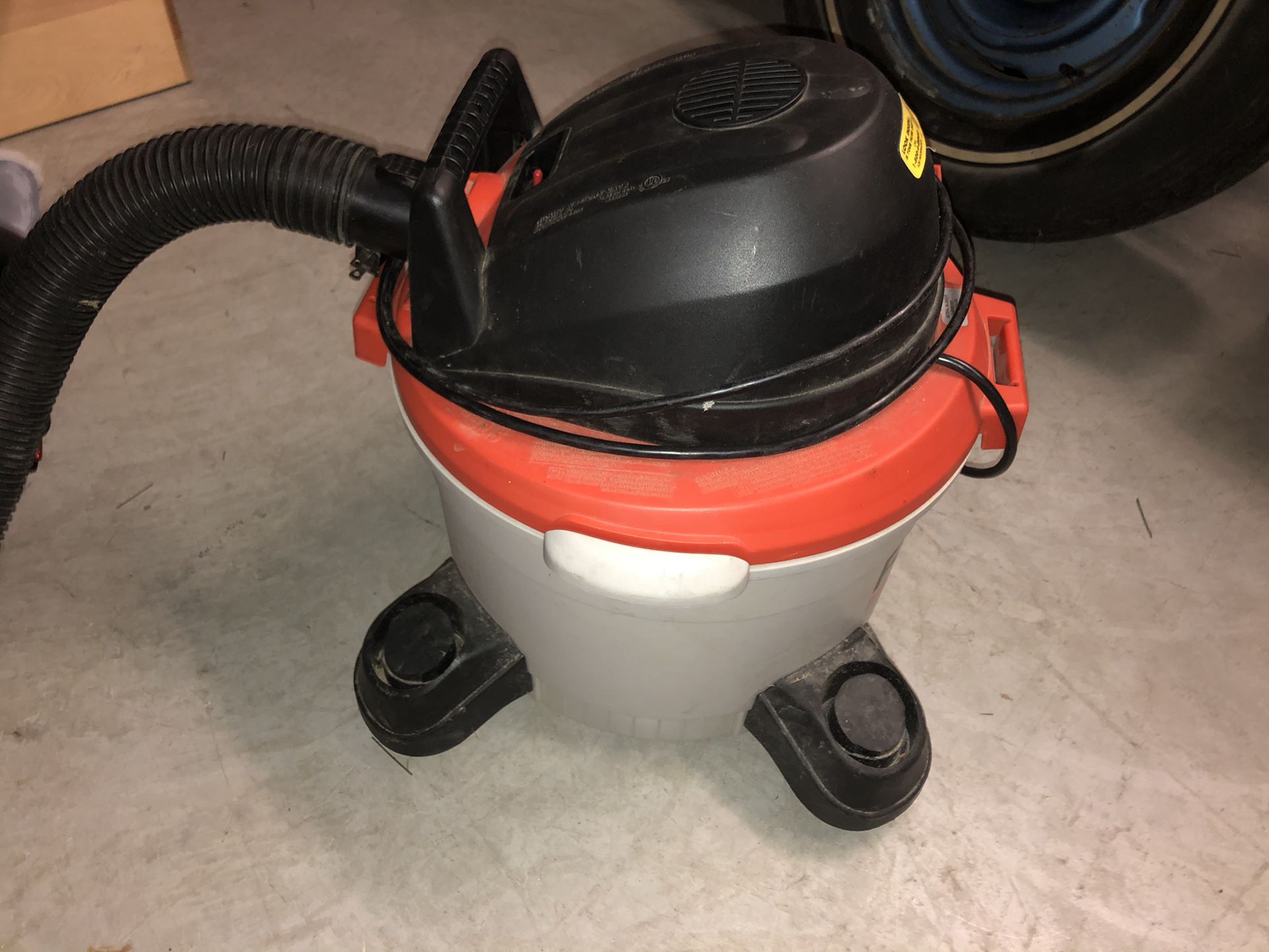 Portable Wet/Dry Vacuum 