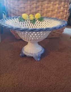 Vintage Lanzarin Ceramiche  Handcrafted Italian Woven Lattice Blue & White Centerpiece W/Lemons