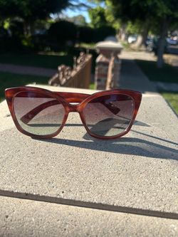 Cat-Eye Sunglasses Brown Tortoise Frame