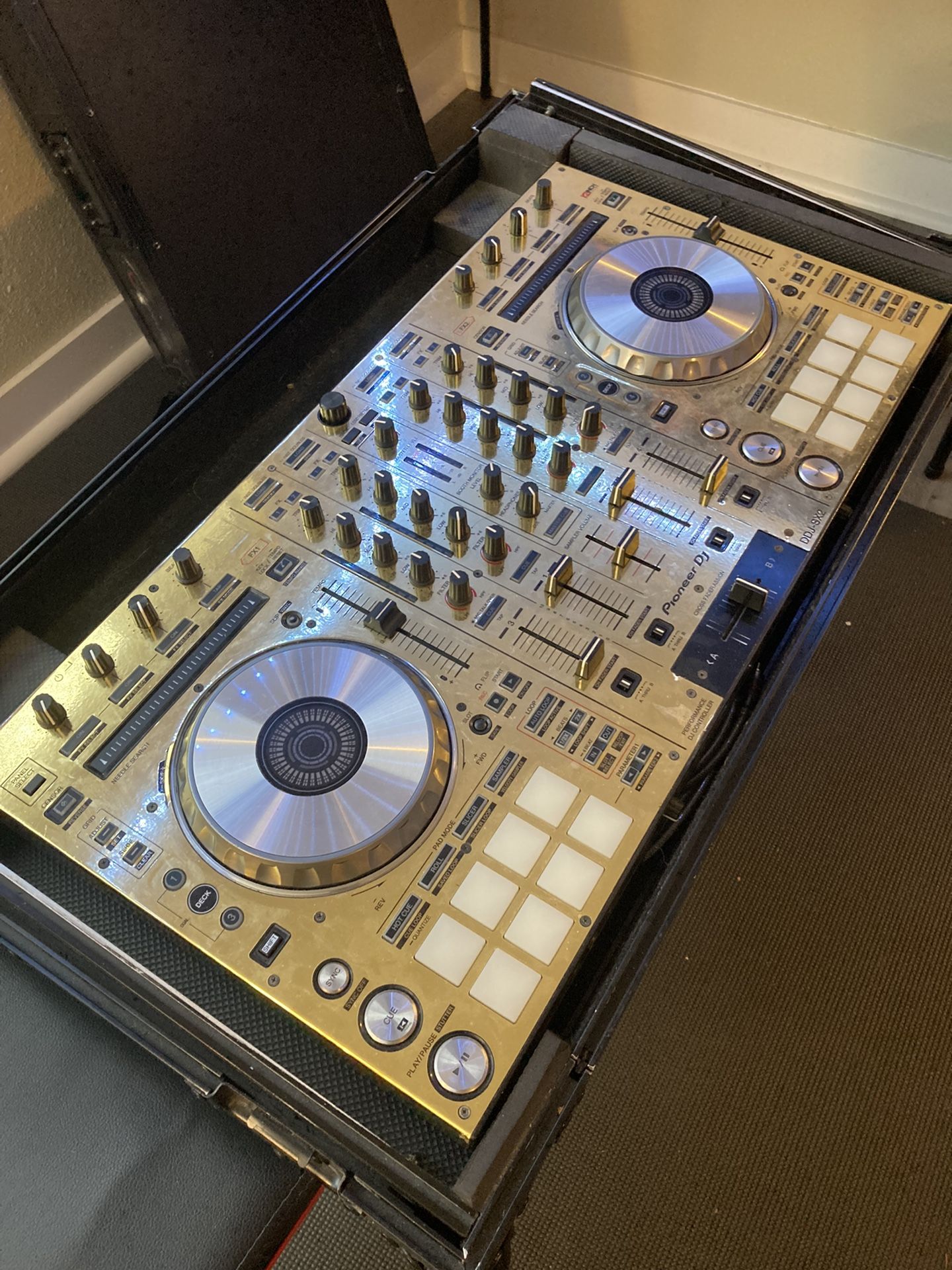 Pioneer DJ DDJ-SX2 with case and cover for Sale in Tacoma, WA