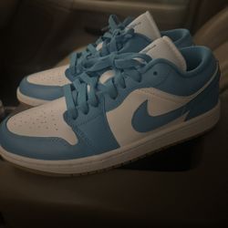 Jordan 1's Low Top Men's Size 9