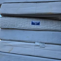 Free KING And QUEEN MATTRESS AND BOX SPRING EL CAJON