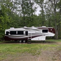 36 RE Cedar Creek Fifth Wheel