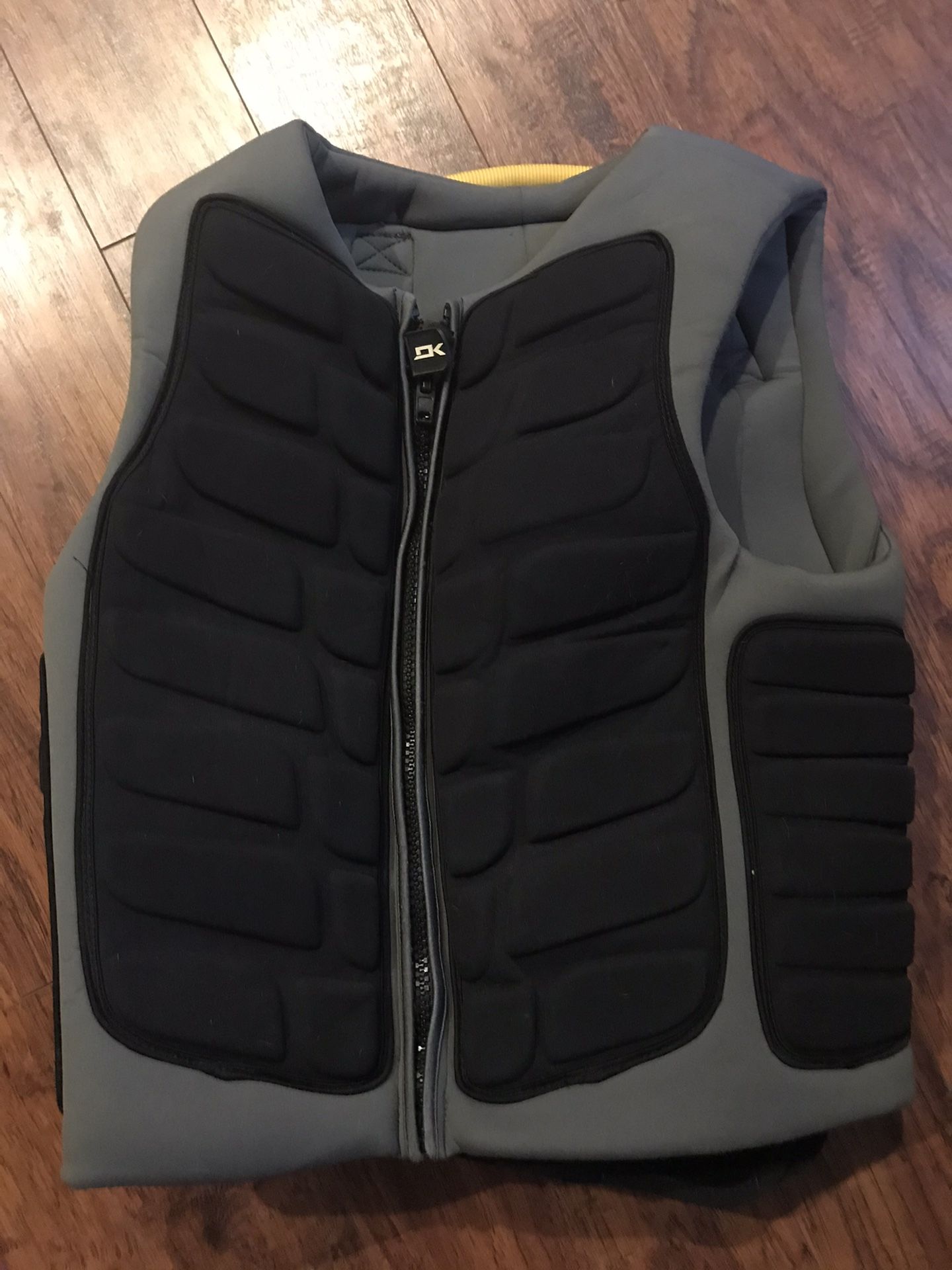 Saline Hawaii Surface Vest XL - $50