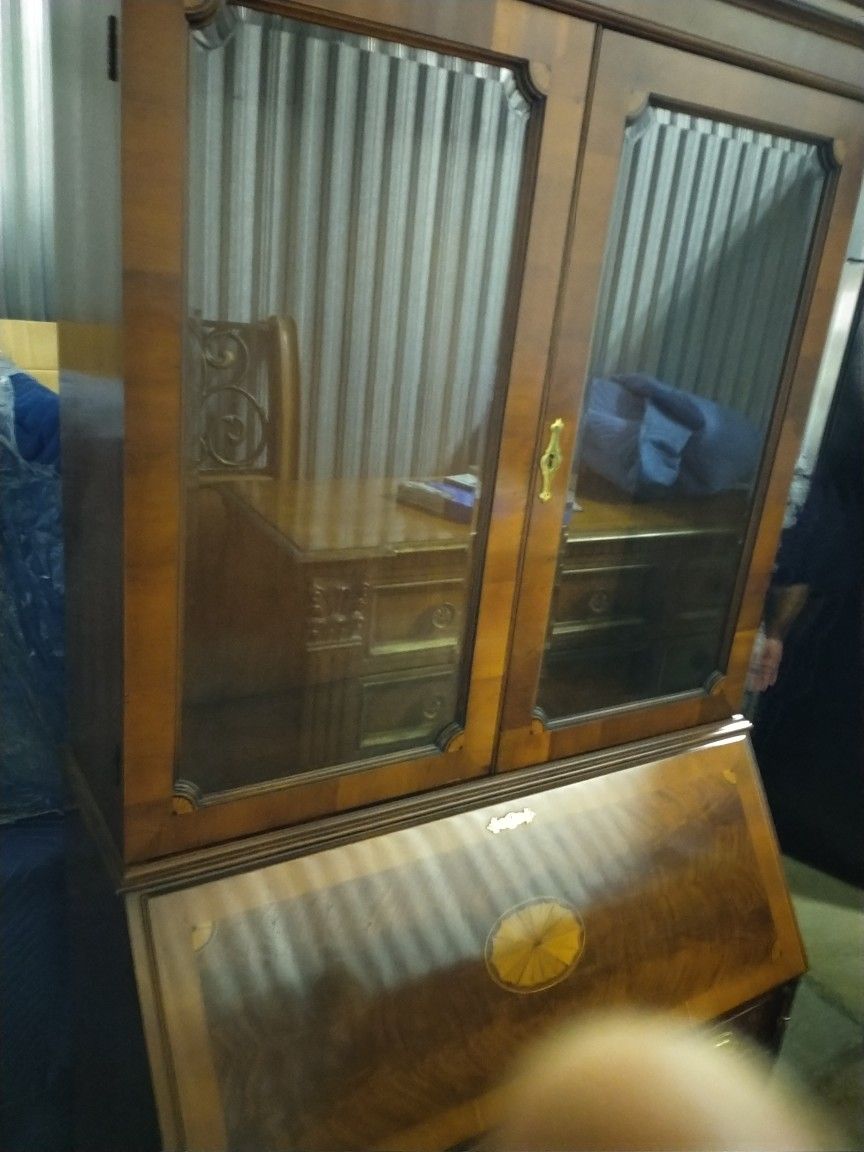 Secretary Desk with Hutch