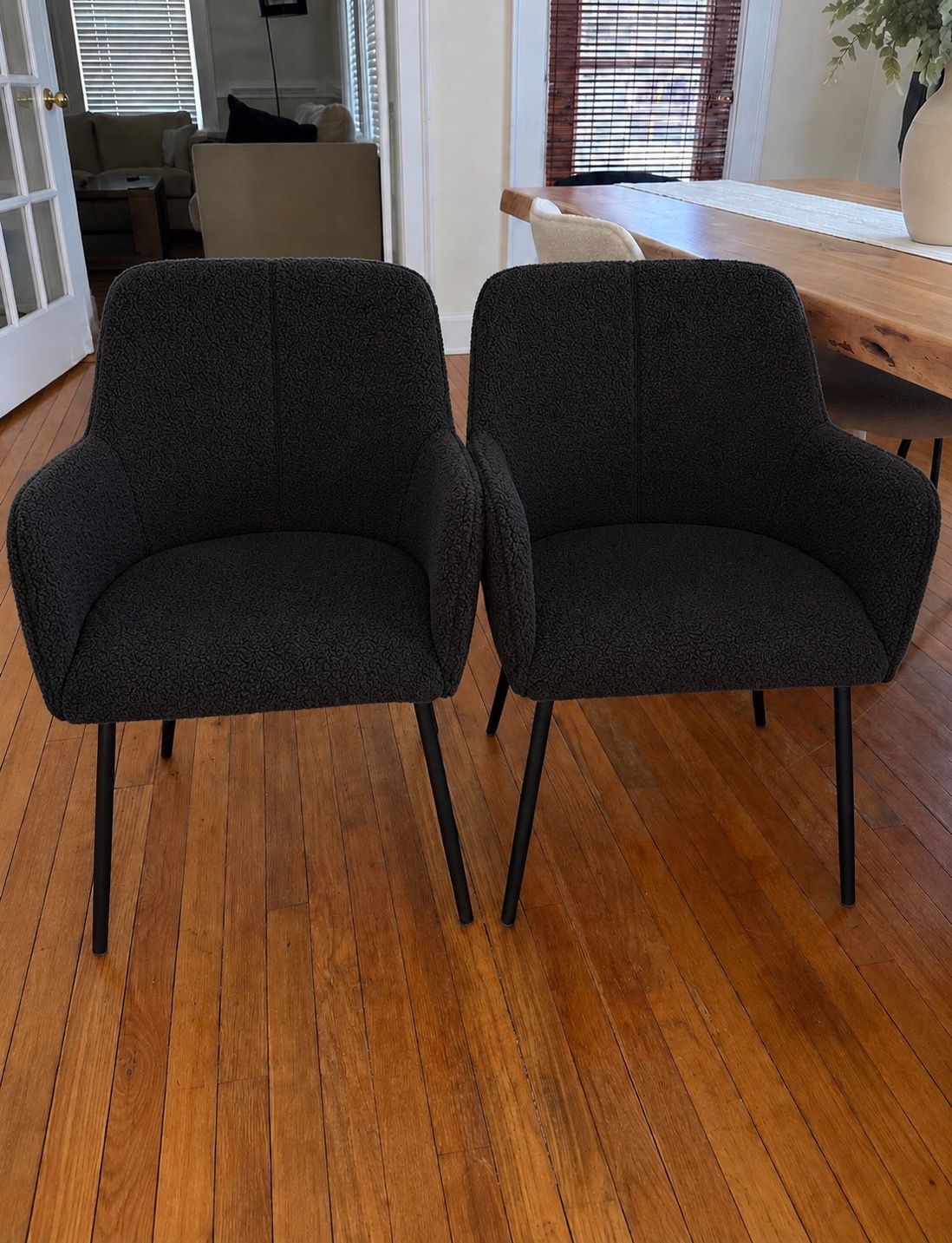 Boucle Dining Chairs Set of 2, Modern Teddy Fabric Small Accent Arm Chairs with Black Legs, Mid Century Comfy Chairs for Living Dining Room, Black