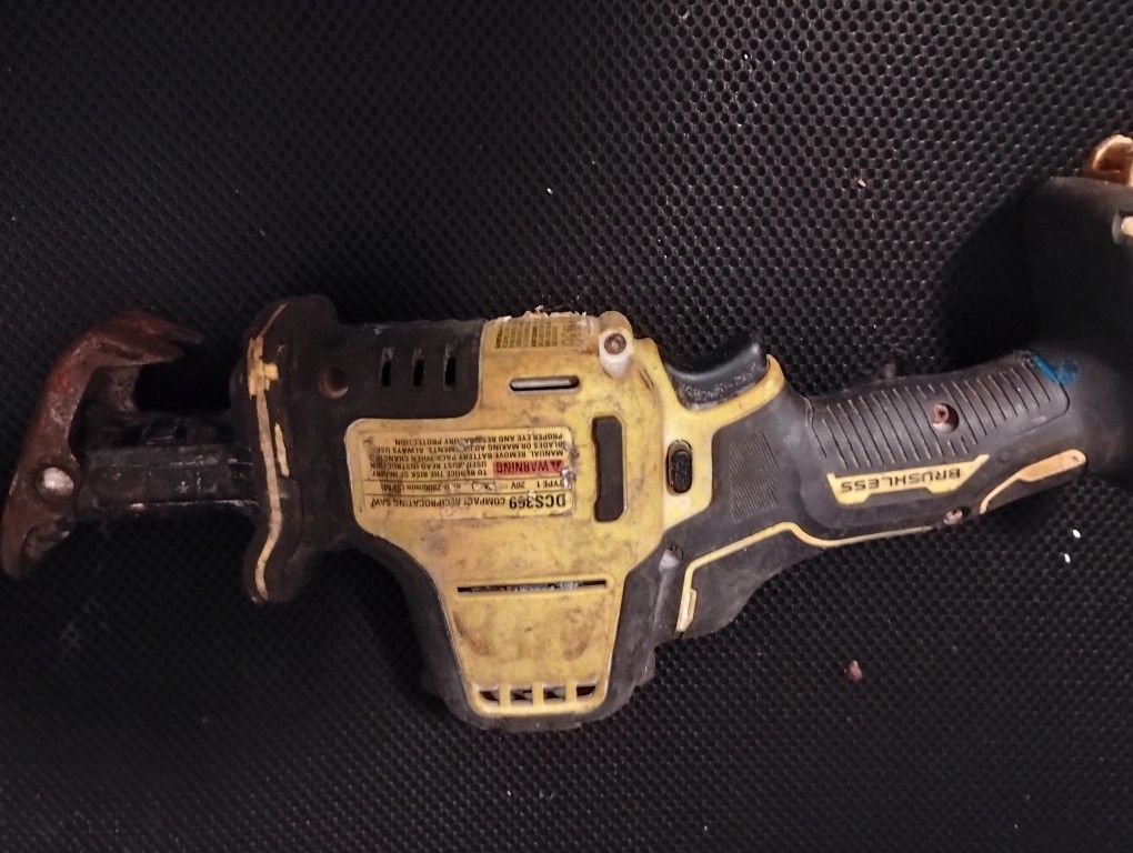 DeWalt DCS 396 20Volt Reciprocating Saw