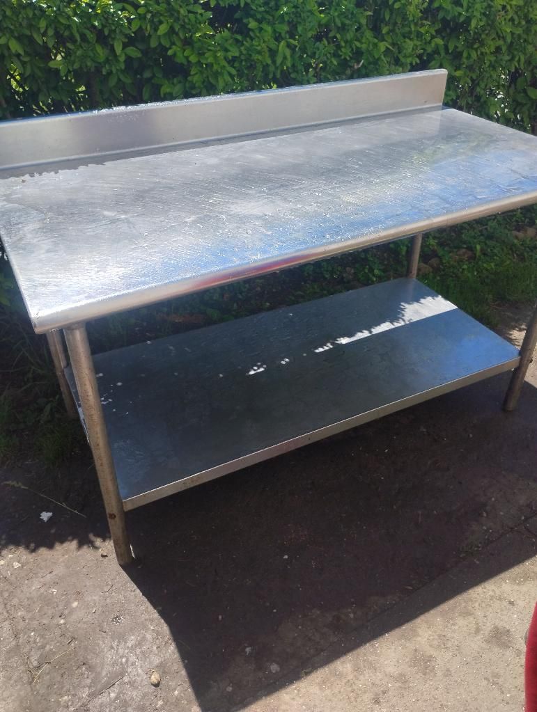 5 Ft Full Stainless Table / Great Condition / Commercial Kitchen Equipment