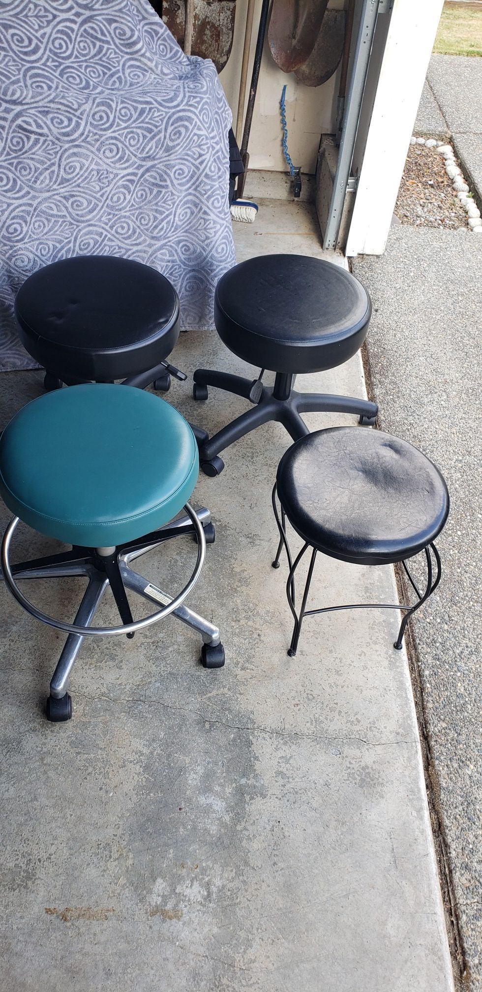 3 Adjustable Doctor-Patient Rolling Seat and 1 Decorative Mini Stool