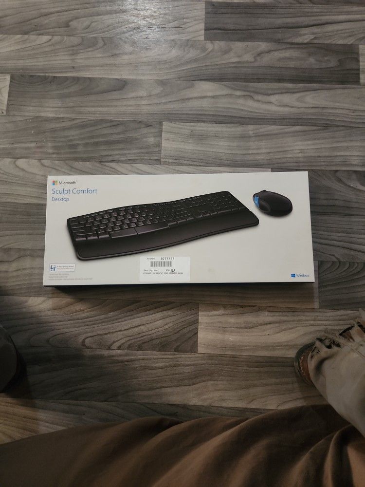Microsoft Sculpt Comfort Desktop Keyboard