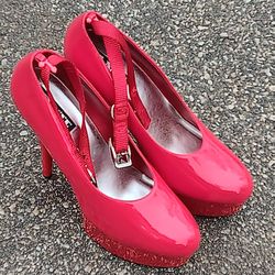 Worn Twice Red HIGH Heels Size 11