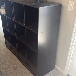 2 cube things and a samsung tv