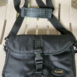 KODAK BLACK FABRIC CAMERA CARRY CASE WITH SHOULDER STRAP