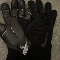 New Nike Gloves 